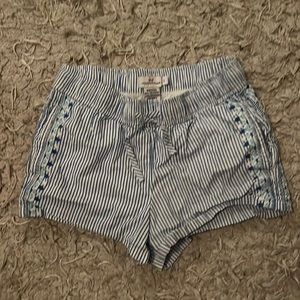 Vineyard Vines Girls size small shorts